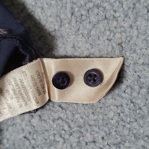 Cute cap sleeve button-up shirt - Picture 8 of 8